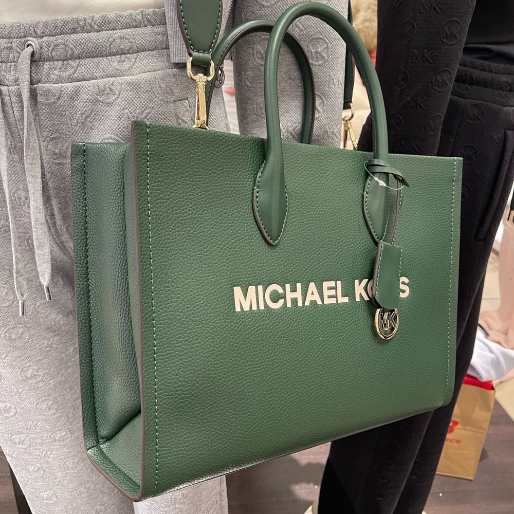 MICHAEL KORS Mirella Medium EW Pebbled Leather Tote Bag
Moss
NWT - Picture 2 of 16